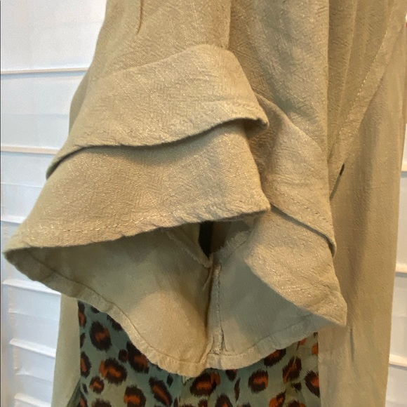 Umgee Top Sage Green with Leopard Print under arms- size M - Picture 5 of 10